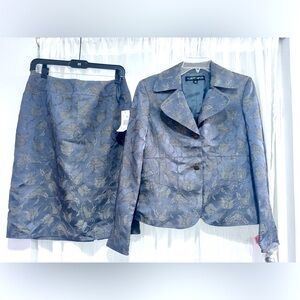 Albert Nipón Suite set , size 6, beautiful new with tag